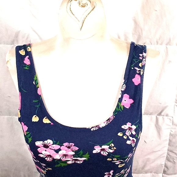 Sheath style dress from "Love Tree" - Picture 3 of 5